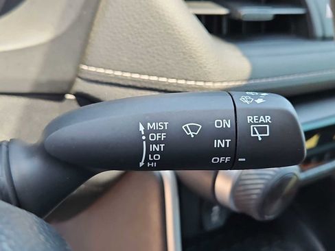 Used 2021 Toyota RAV4 LE w/ Carpet Mat Package (TMS) FWD image 25