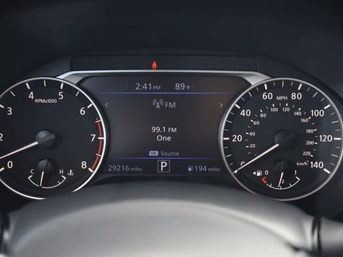 Used 2024 Nissan Altima 2.5 SR FWD image 15