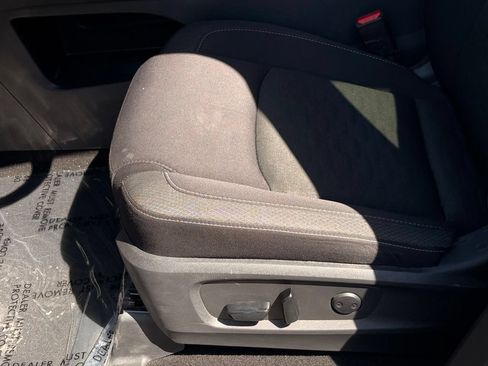 Certified 2025 Nissan Pathfinder SV FWD image 18