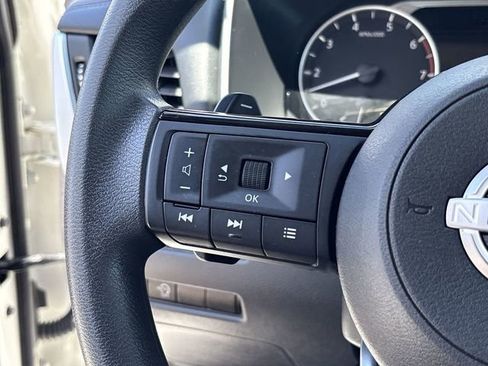 Used 2023 Nissan Rogue SV FWD image 22