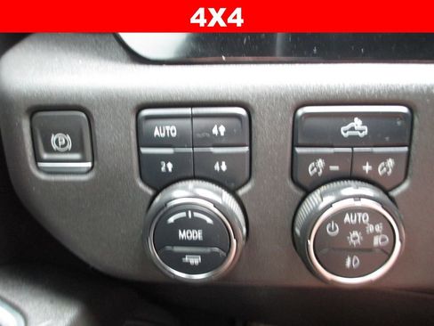 Used 2022 Chevrolet Silverado 1500 LT Trail Boss image 25