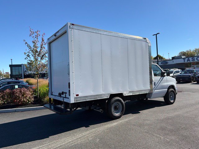 New 2027 Ford E-350 and Econoline 350 Super Duty RWD image 3