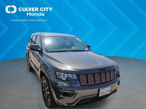 Used 2020 Jeep Grand Cherokee Altitude RWD image 1