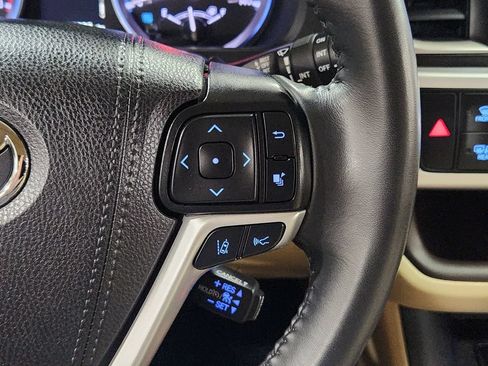 Used 2019 Toyota Highlander XLE FWD image 51