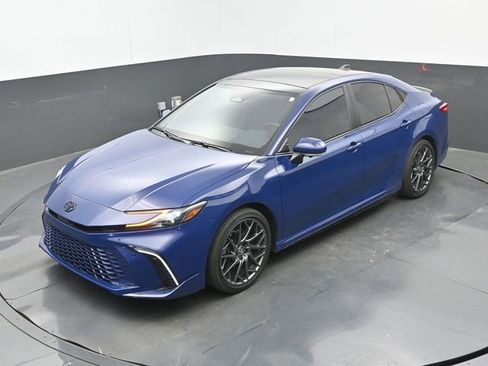 Used 2025 Toyota Camry XSE w/ Premium Plus Package image 16