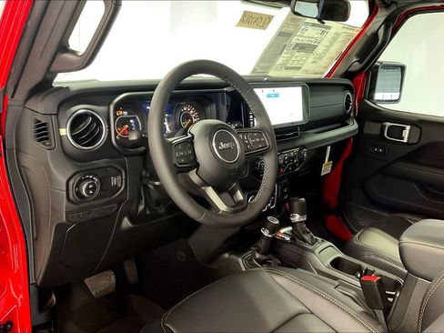 New 2025 Jeep Gladiator Sport image 28