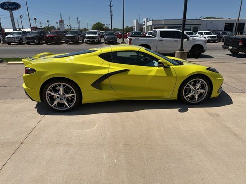 Used 2022 Chevrolet Corvette Stingray Premium Cpe w/ Z51 Performance Package RWD image 34