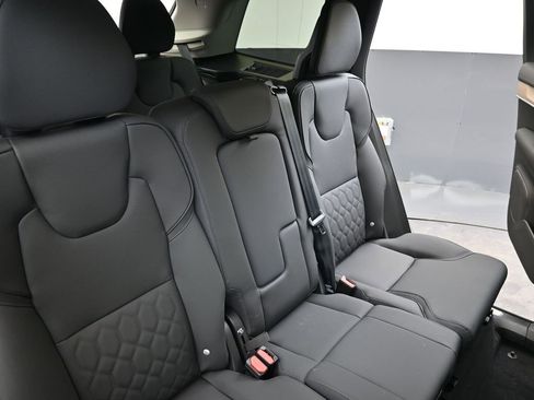 New 2026 Volvo XC90 B6 Plus w/ Protection Package Premier image 16