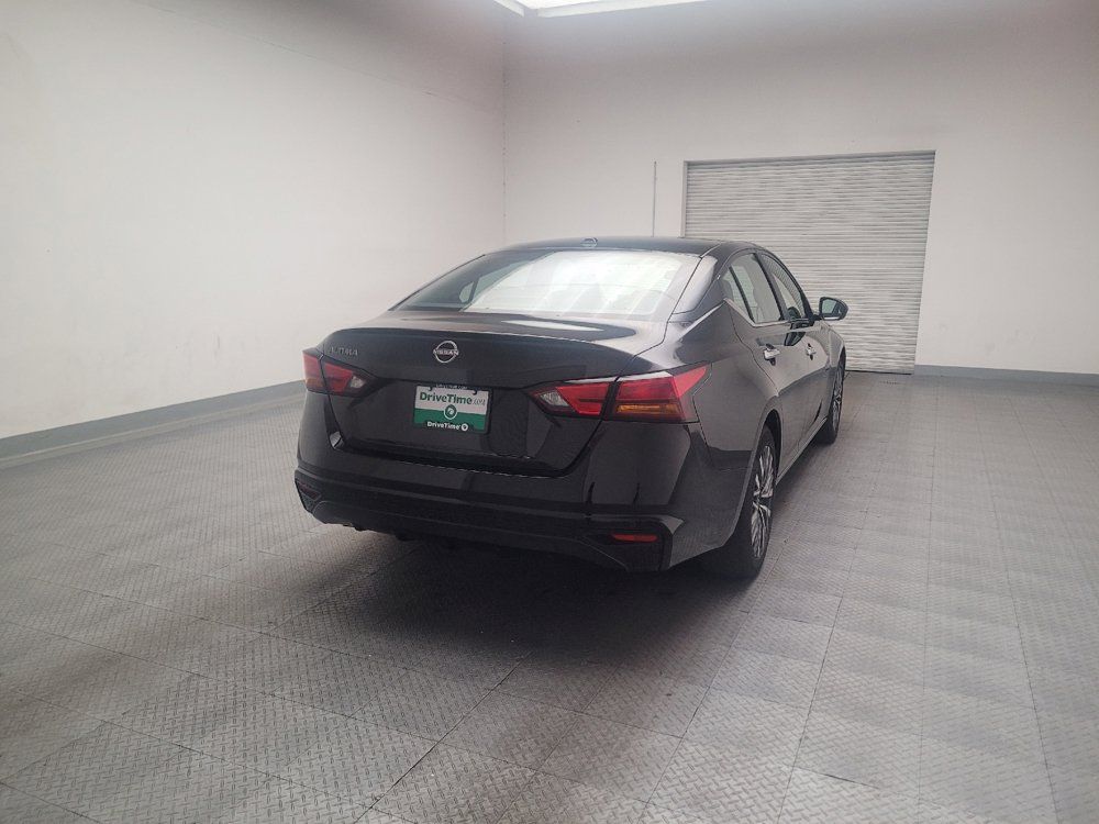 Used 2025 Nissan Altima 2.5 SV FWD image 7