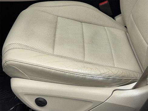 Used 2022 Mercedes-Benz GLE 350 4MATIC w/ AMG Line Exterior image 38