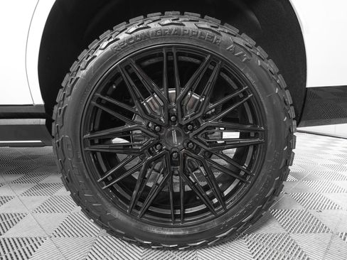 Used 2026 Cadillac Escalade Platinum Luxury w/ LPO, Floor Liner Package AWD/4WD image 35