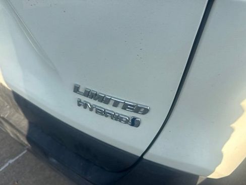 Used 2021 Toyota RAV4 Limited AWD/4WD image 4