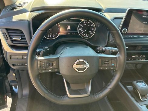 Certified 2025 Nissan Rogue SV AWD/4WD image 16