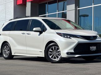 Used 2021 Toyota Sienna XLE w/ XLE Plus Package video 2