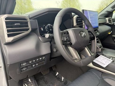Used 2026 Toyota Sequoia Platinum AWD/4WD image 34