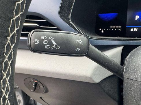 Used 2023 Volkswagen Taos SE AWD/4WD image 21