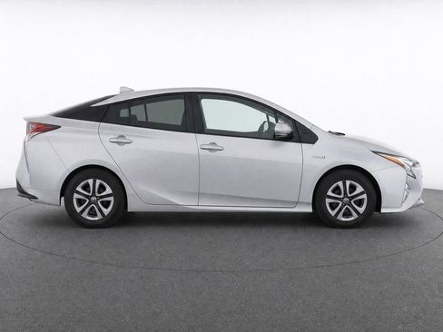 Used 2017 Toyota Prius Four Touring FWD image 11