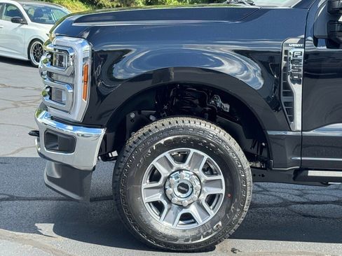 New 2026 Ford F250 Lariat w/ FX4 Off-Road Package image 43