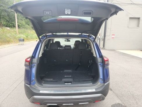 Used 2023 Nissan Rogue SL w/ SL Premium Package FWD image 4
