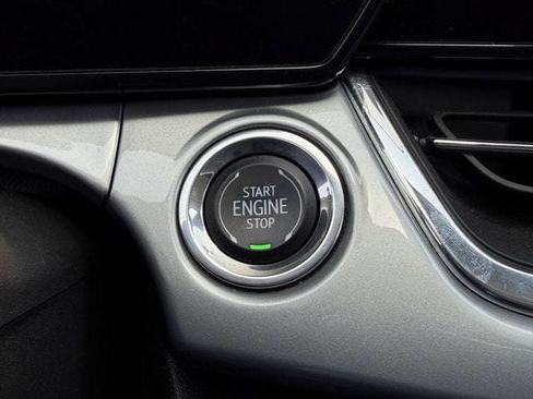 Used 2025 Chevrolet Trax LT FWD image 20