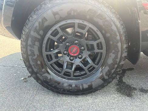 Used 2022 Toyota 4Runner TRD Off-Road Premium AWD/4WD image 24