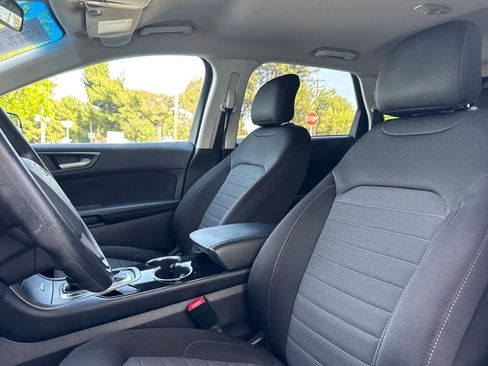 Used 2018 Ford Edge SE FWD image 20