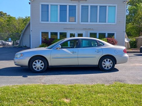 Used 2006 Buick LaCrosse CX FWD image 2