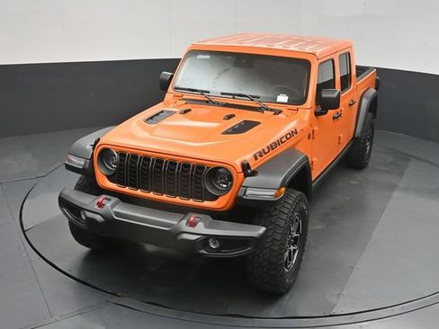 Used 2025 Jeep Gladiator Rubicon w/ Convenience Group AWD/4WD image 40