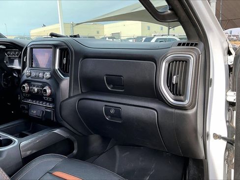 Used 2022 GMC Sierra 2500 AT4 image 16