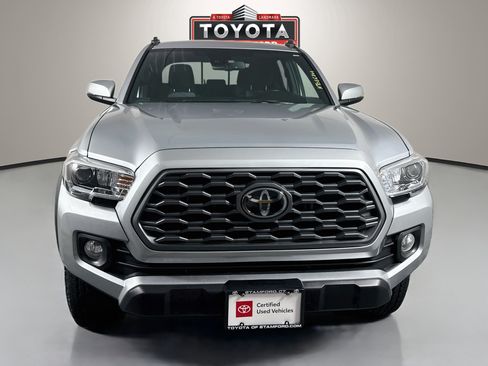 Certified 2022 Toyota Tacoma TRD Off-Road w/ Technology Package AWD/4WD image 2