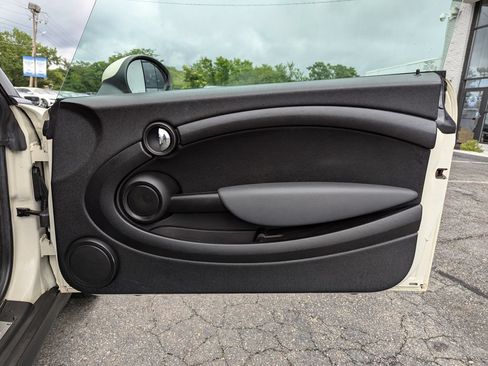 Used 2011 MINI Cooper Convertible FWD image 24