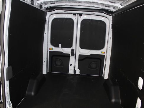New 2026 Ford Transit 250 148 Medium Roof w/ Load Area Protection Package RWD image 28