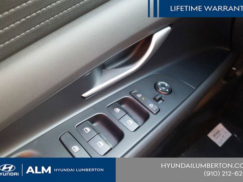 New 2026 Hyundai Elantra SE FWD image 32