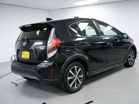 Used 2018 Toyota Prius C One image 9