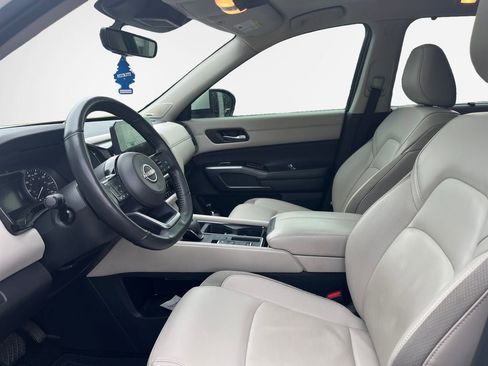 Used 2024 Nissan Pathfinder SL w/ SL Premium Package FWD image 12