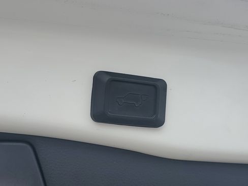 Certified 2020 Toyota RAV4 Limited AWD/4WD image 12