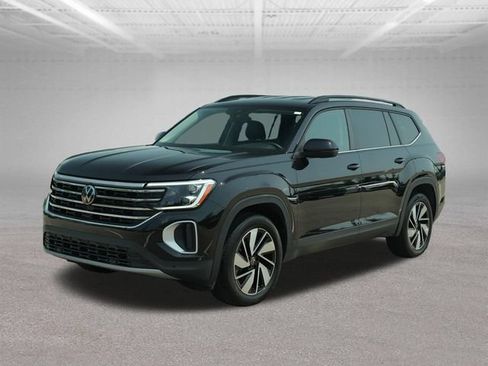 Used 2025 Volkswagen Atlas SE FWD image 3