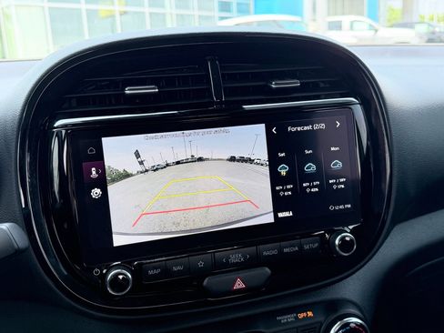 Used 2024 Kia Soul EX image 17