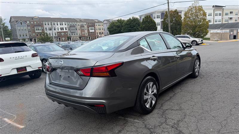 Used 2022 Nissan Altima 2.5 S FWD image 12