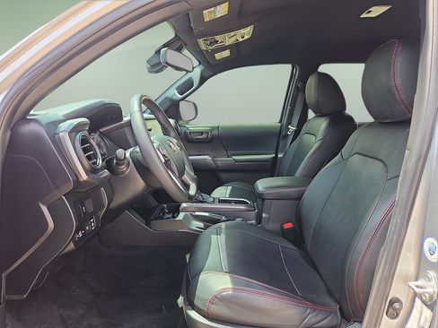 Certified 2023 Toyota Tacoma TRD Off-Road AWD/4WD image 19