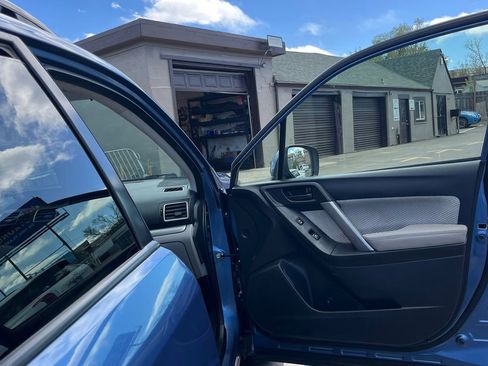 Used 2017 Subaru Forester 2.5i Premium AWD/4WD image 11