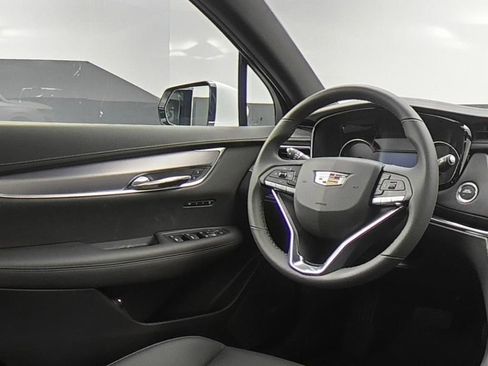 New 2025 Cadillac XT6 Luxury w/ LPO, Floor Liner Package image 9