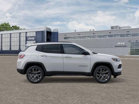 New 2026 Jeep Compass Latitude image 21