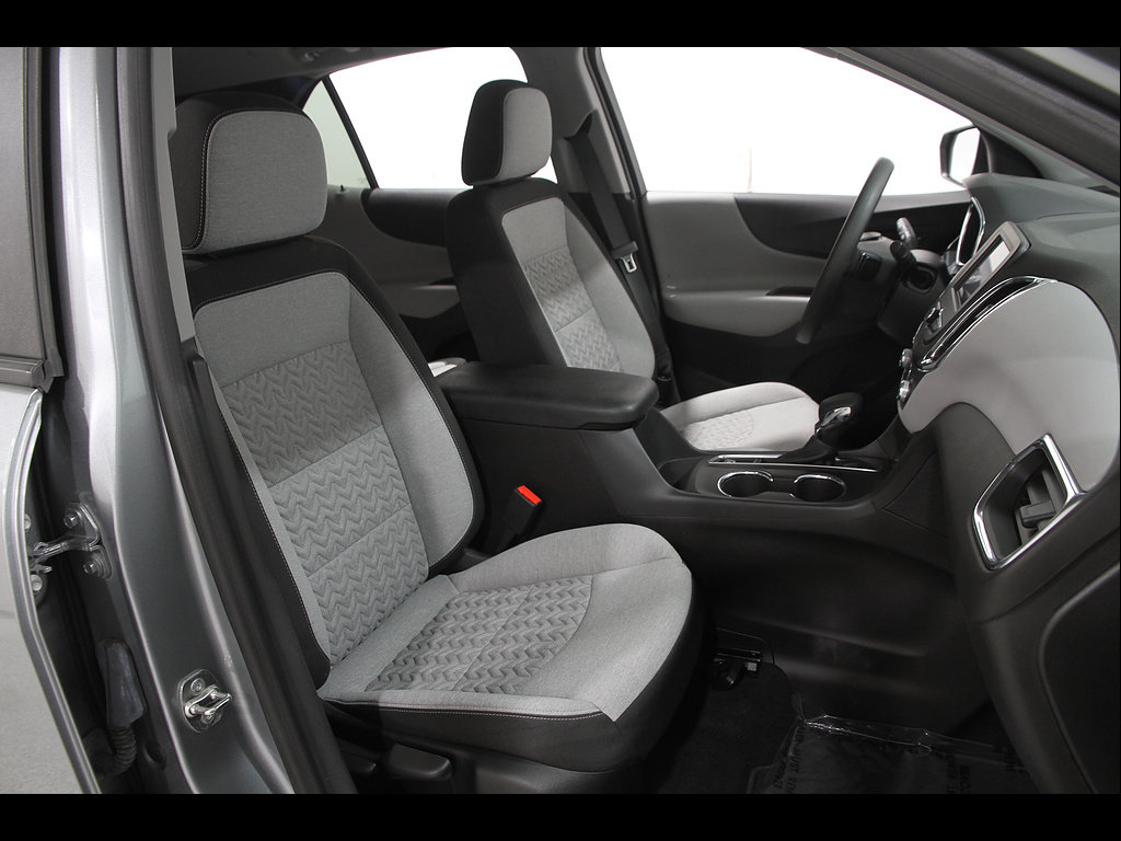 Certified 2024 Chevrolet Equinox LS w/ LS Convenience Package FWD image 16