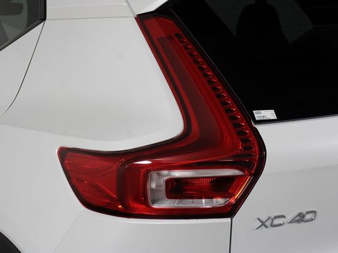 New 2026 Volvo XC40 B5 Plus w/ Protection Package Premier AWD/4WD image 15