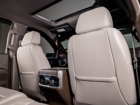 Used 2019 GMC Sierra 1500 SLT w/ SLT Premium Plus Package image 31