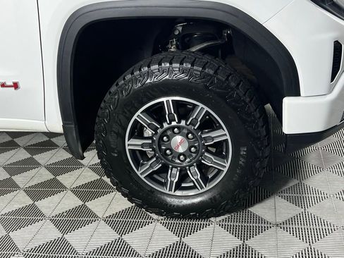 Used 2025 GMC Sierra 1500 AT4 AWD/4WD image 12