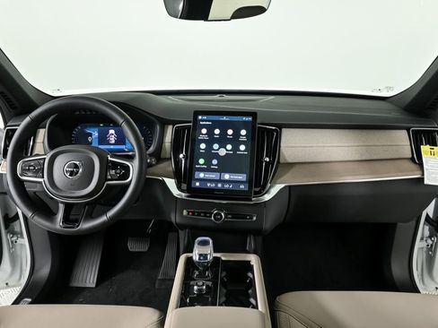 New 2026 Volvo XC90 B6 Plus w/ Protection Package Premier image 18