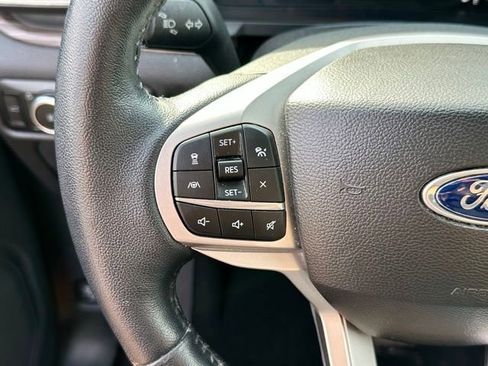 Used 2023 Ford Explorer Limited w/ Limited Technology Package image 35