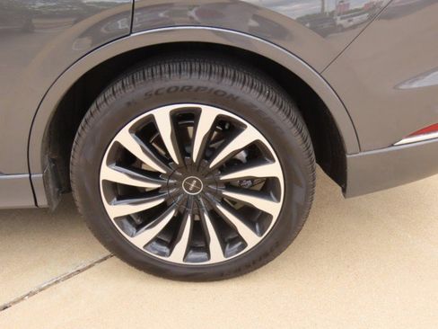 Used 2023 Lincoln Aviator Black Label Grand Touring w/ Class IV Trailer Tow Package image 16